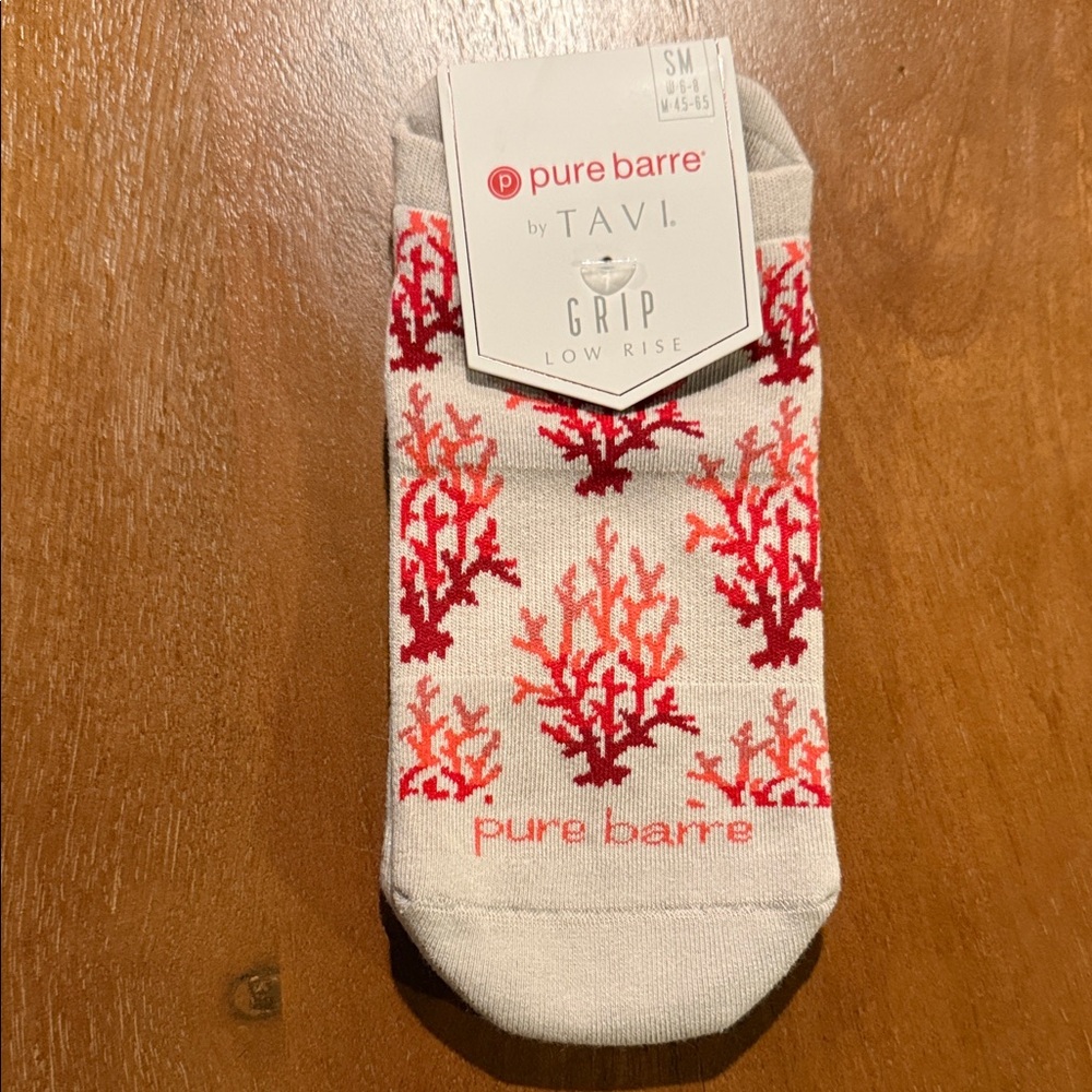 🪸🪸🪸Coral cuties! Pure Barre Athletic Socks - Gray with Red Coral Design 🪸🪸🪸
